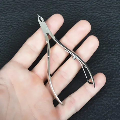 Щипці манікюрні Victorinox для кутикули