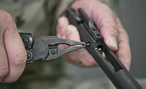 Мультиінструмент Leatherman MUT Black, чохол нейлоновий Molle (олива), sight adjuster — фото 8