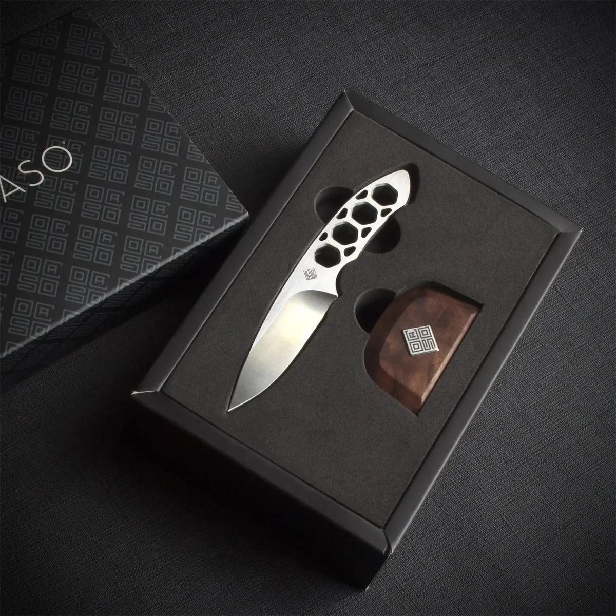 Набір з двох ножів Ocaso "Duo Desk Knife Spear Point" із підставкою з деревини горіха