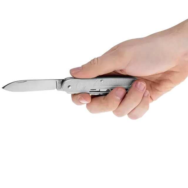 0.8216.26 Ніж Victorinox Synergy Alox сріблястий