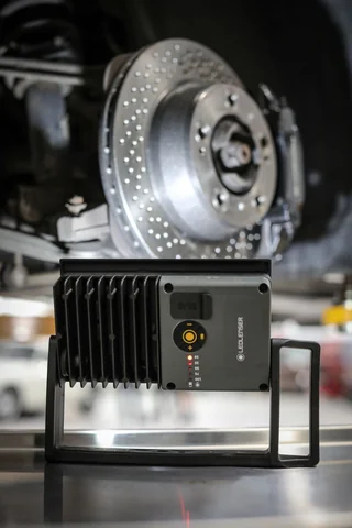 Ліхтар-прожектор LedLenser IF4R з функцією PowerBank, заряджається, 2500/1000/200 — фото 8