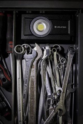 Ліхтар-прожектор LedLenser IF3R, заряджається, 1000/100 — фото 5